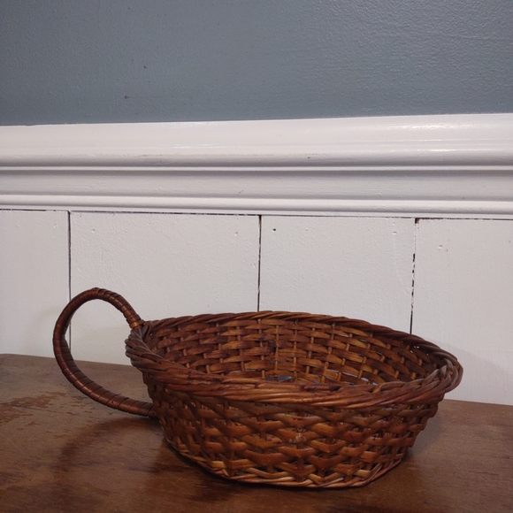 Basket Loop Handle Vintage Brown Wicker Hand Woven 9.5" Dia ~ Rare Cottage Core - Picture 7 of 10